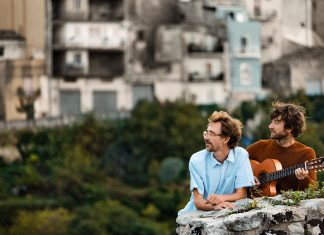 Rocky Trail, il nuovo pezzo dei Kings of Convenience di cui avevamo un disperato bisogno. Kings of Convenience - Rocky Trail